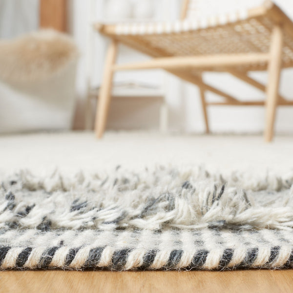 Safavieh Martha Stewart 9601 Hand Loomed 65% Wool and 35% Cotton Rug MSR9601A-9