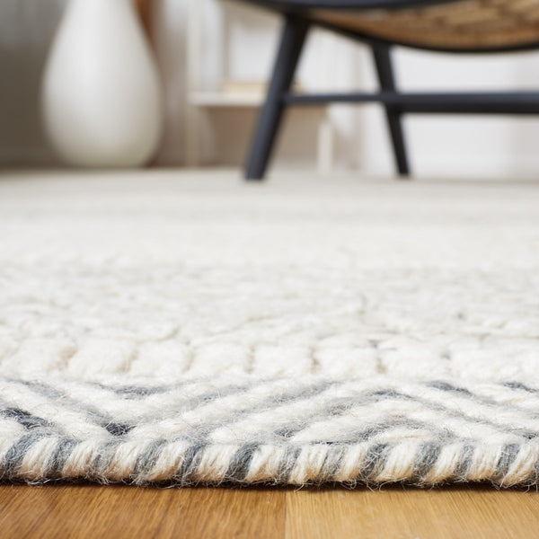 Safavieh Martha Stewart 9606 Hand Loomed 65% Wool and 35% Cotton Rug MSR9606A-9
