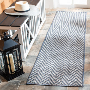 Martha Stewart Indoor Outdoor Martha Stewart Outdoor 334 Indoor - Outdoor Power Loomed Polypropylene Frize Rug in Blue, Creme 4ft-5in x 6ft-5in