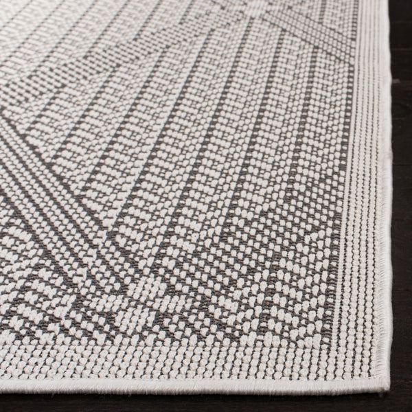 Martha Stewart Indoor Outdoor Martha Stewart Outdoor 339 Indoor - Outdoor Power Loomed Polypropylene Frize Rug in Charcoal, Beige 4ft-5in x 6ft-5in