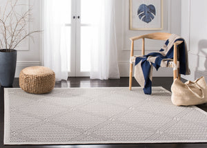 Martha Stewart Indoor Outdoor Martha Stewart Outdoor 339 Indoor - Outdoor Power Loomed Polypropylene Frize Rug in Charcoal, Beige 4ft-5in x 6ft-5in