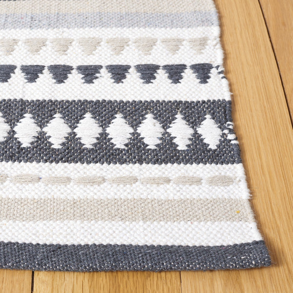 Safavieh Montauk 451 Hand Woven Cotton Rug MTK451F-8