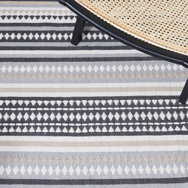 Safavieh Montauk 451 Hand Woven Cotton Rug MTK451F-8