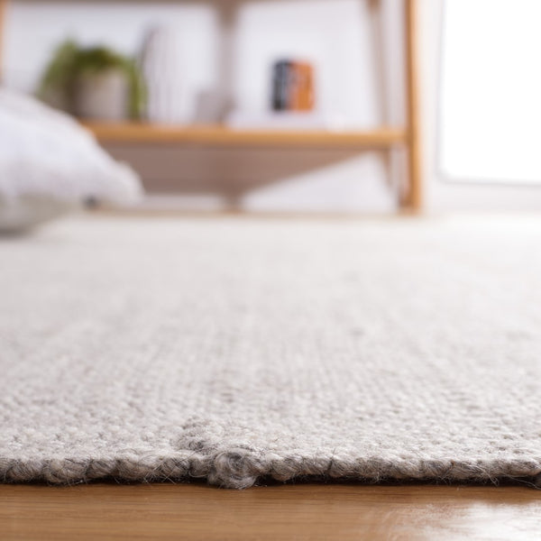 Safavieh Montauk 577 Hand Loomed Polyester Rug MTK577F-8