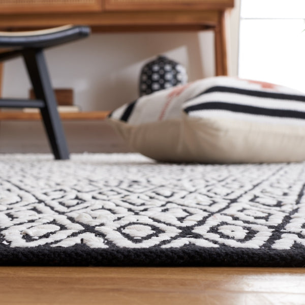 Montauk Hand Woven Rug in Durable Polyester and Cotton for a Cozy, Stylish Home Décor Upgrade