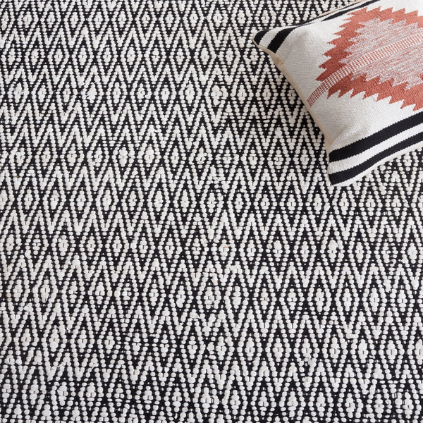 Montauk Hand Woven Rug in Durable Polyester and Cotton for a Cozy, Stylish Home Décor Upgrade