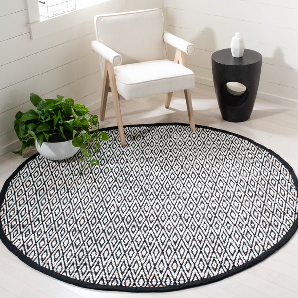 Montauk Hand Woven Rug in Durable Polyester and Cotton for a Cozy, Stylish Home Décor Upgrade