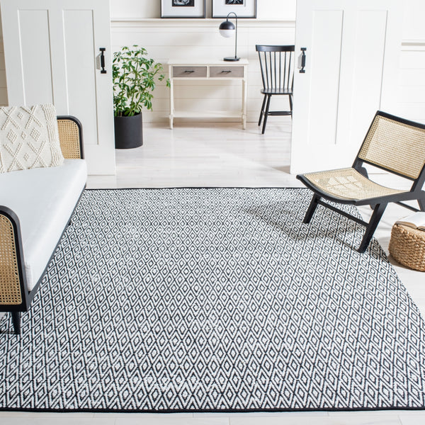 Montauk Hand Woven Rug in Durable Polyester and Cotton for a Cozy, Stylish Home Décor Upgrade