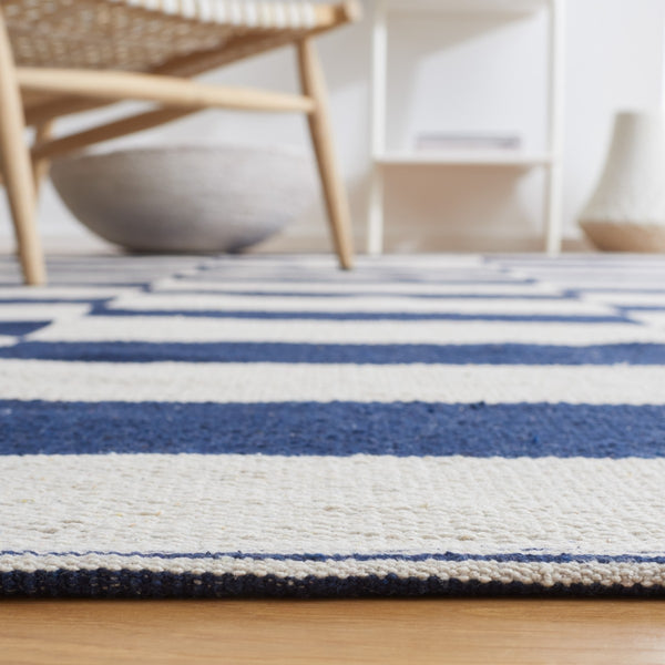 Safavieh Montauk 705 Hand Woven Cotton Rug MTK705N-8