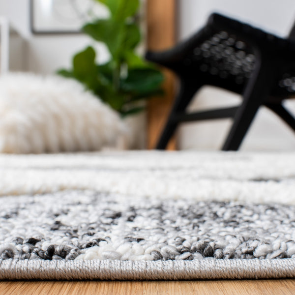 Moroccan Tassel Shag 674 Shag & Flokati Power Loomed Polypropylene Pile Rug Grey / Ivory