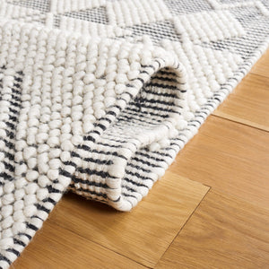 Safavieh Natura 125 Hand Tufted 80% Wool and 20% Cotton Bohemian Rug NAT125Z-8