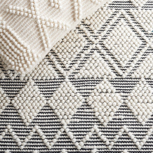 Safavieh Natura 125 Hand Tufted 80% Wool and 20% Cotton Bohemian Rug NAT125Z-8