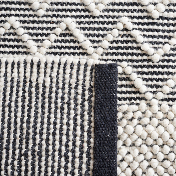 Safavieh Natura 125 Hand Tufted 80% Wool and 20% Cotton Bohemian Rug NAT125Z-8