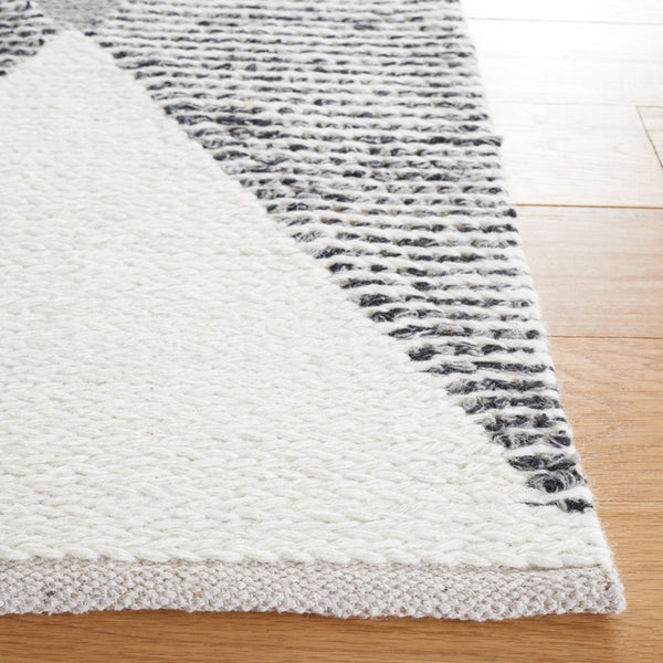 Safavieh Natura 219 Hand Woven Wool and Cotton Bohemian Rug NAT219F-8