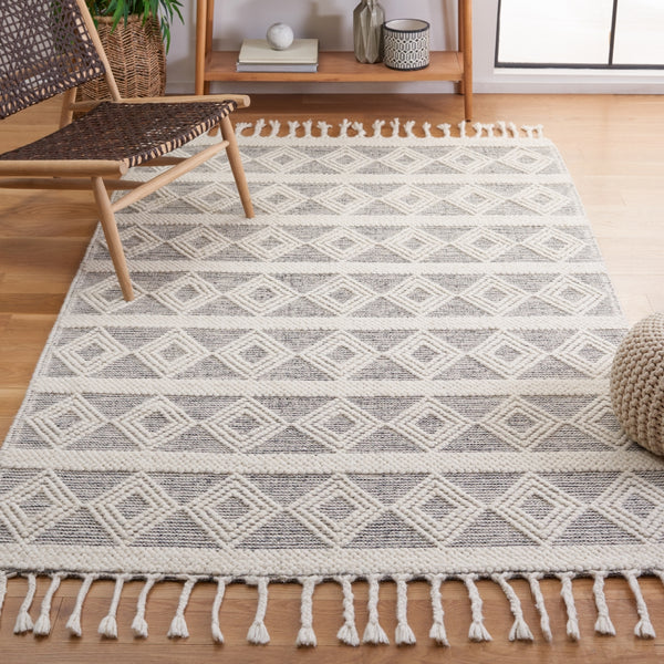 Safavieh Natura 307  Flatweave Total Content: 100% Wool Rug NAT307A-5