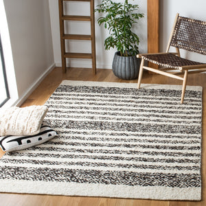 Natura 329 Hand Woven 90% Wool, 10% Cotton 0 Rug Black / Ivory 90% Wool, 10% Cotton NAT329Z-5