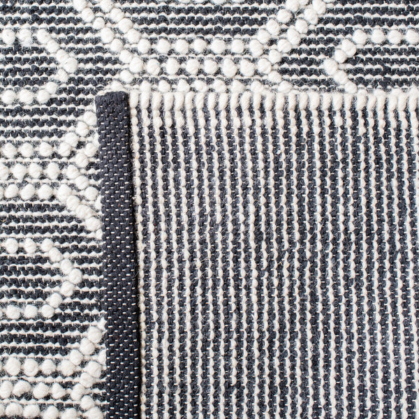 Safavieh Natura 476 Hand Woven 60% Wool, 40% Cotton Rug Ivory / Black 60% Wool, 40% Cotton NAT476A-28