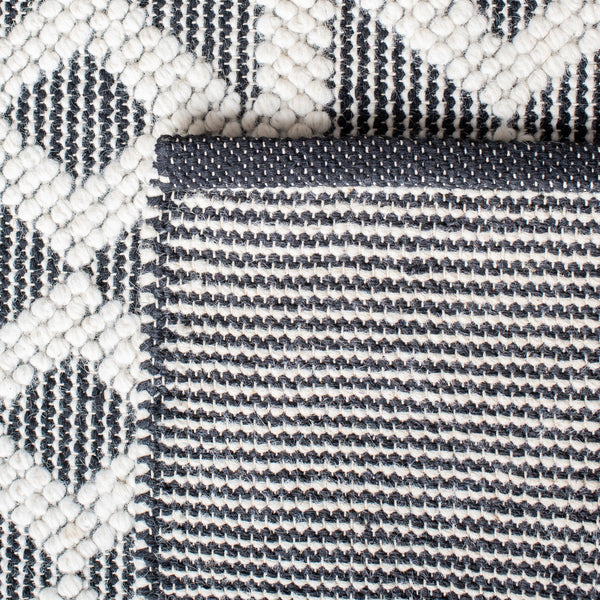 Natura 479 Bohemian Hand Woven 60% Wool, 40% Cotton Rug Ivory / Black