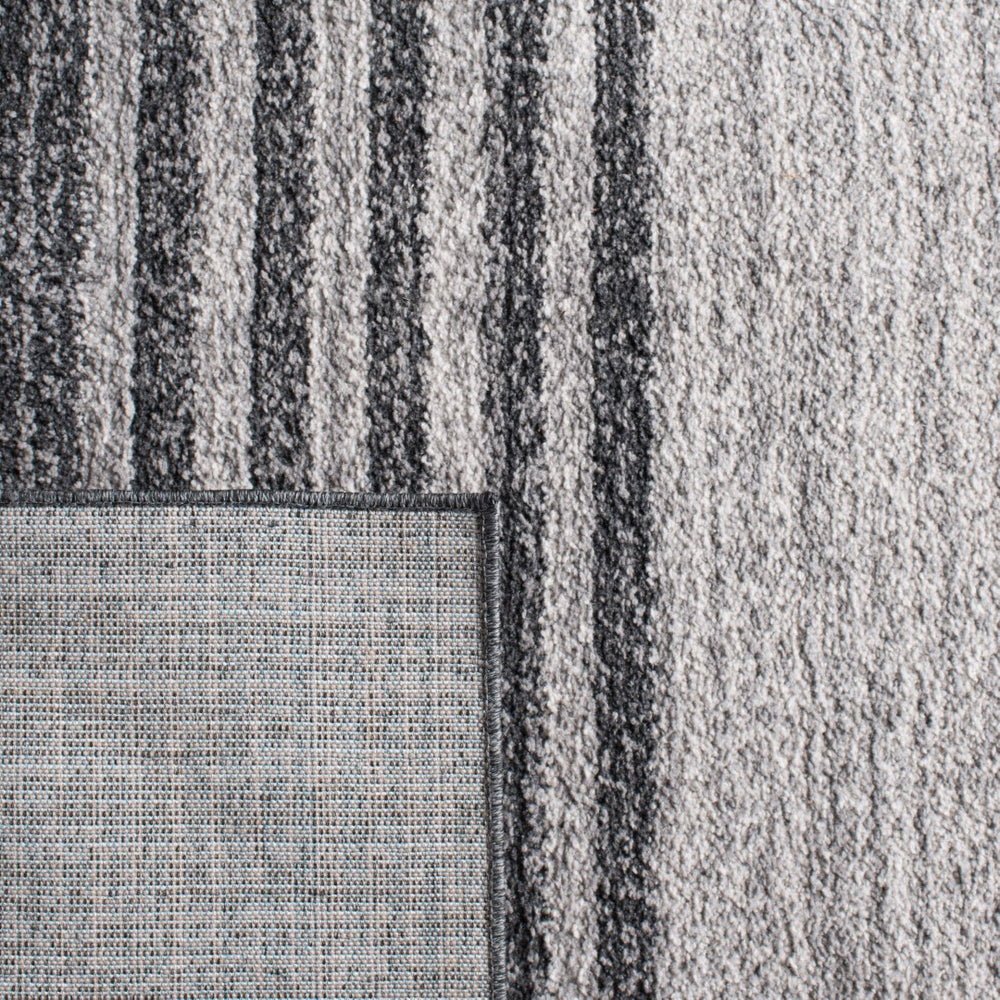 Safavieh Nordic 853 Power Loomed 70% Polypropylene/30% Polyester Rug NDC853F-4