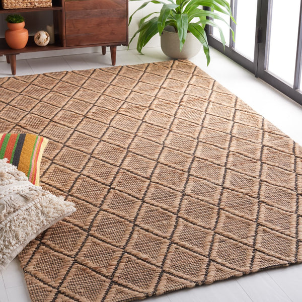 Safavieh Natural Fiber 175 Hand Loomed 65% Wool and 35% Jute Rug NFB175A-8