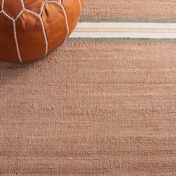 Safavieh Natural Fiber 457 Hand Loomed 80% Jute and 20% Cotton Rug NFB457P-8