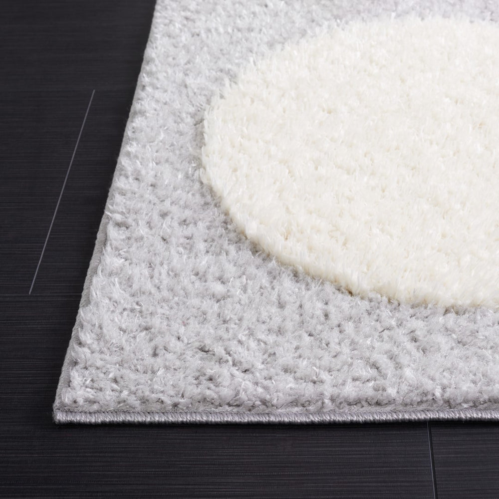 Safavieh Norway 208 Modern Power Loomed Rug Grey / Ivory NOR208F-9