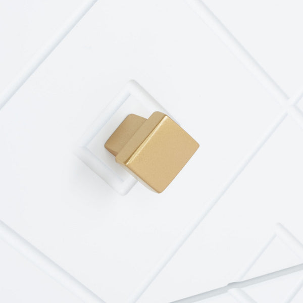 Safavieh Wilfred 2 Drawer Patterned Night Stand NST5009A