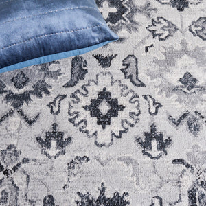 Safavieh Odyssey 850 Traditional Power Loomed Rug Grey / Black ODY850F-9