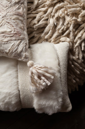 Loloi P0537 Viscose from Bamboo, Cotton Pillow PSETP0537CR00PIL3