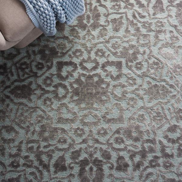 Safavieh Paradise 393 Power Loomed 75% Viscose/18% Polyester/7% Cotton Traditional Rug PAR393-2710-24