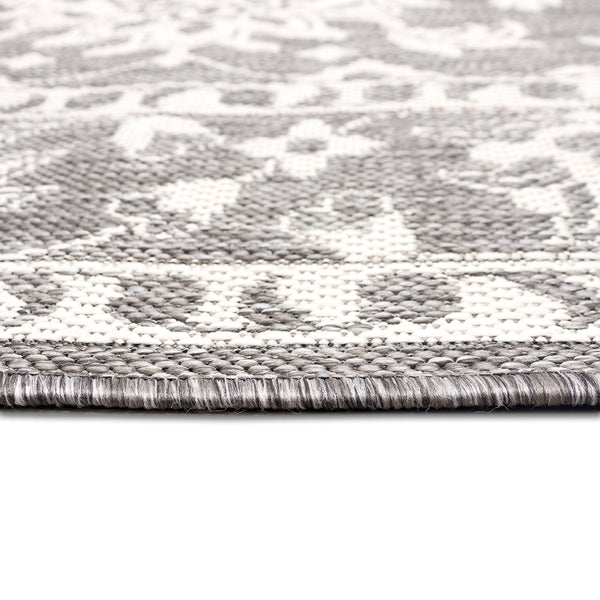 Trans-Ocean Liora Manne Malibu Kashan Casual Indoor/Outdoor Power Loomed 88% Polypropylene/12% Polyester Rug Silver 7'10" x 9'10"