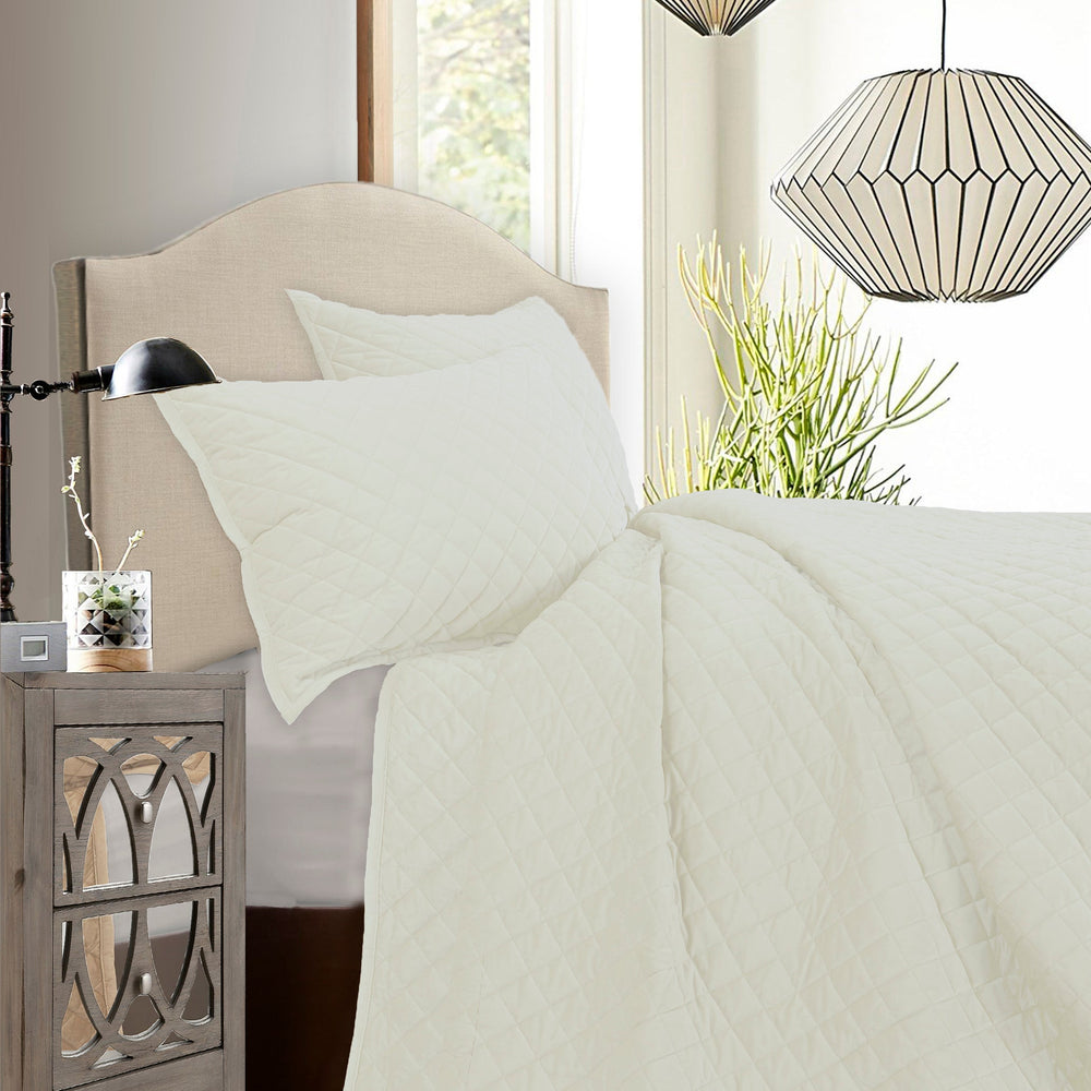 HiEnd Accents Velvet Diamond Quilt Set PK6300-FQ-AM Amethyst Face: 100% polyester; Back: 100% cotton; Fill: 100% polyester 92x96x1