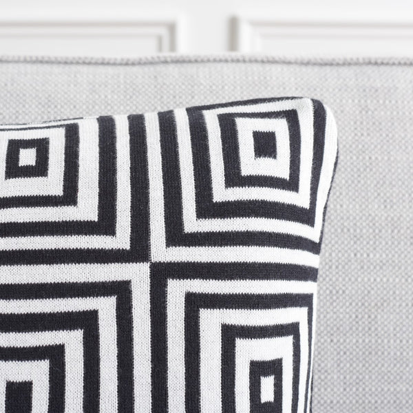 Safavieh Nova Pillow - Set of 2 Black / Ivory Cotton/Polyester PLS402A-1818-SET2