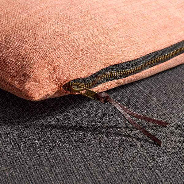 Safavieh Idalena Pillow . FABRIC/POLY Rug PLS7203B-1220