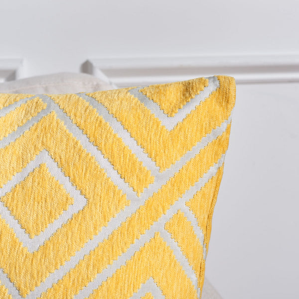 Safavieh Triska Pillow PLS7214A-1818