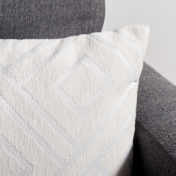 Safavieh Triska Pillow/Ivory PLS7214C-1818