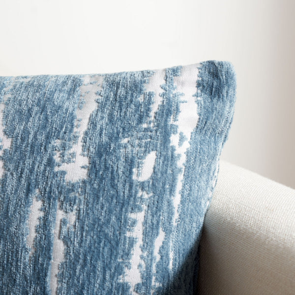 Safavieh Revell Pillow/Light Blue PLS7215C-1818