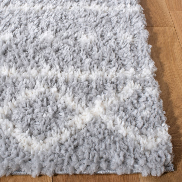 Safavieh Parma Shag 550 Power Loomed Polypropylene Pile Shag & Flokati Rug PMA550F-9