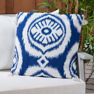 Safavieh Jaquet Outdoor Pillow . FABRIC/POLY FILL Rug PPL261B-1818