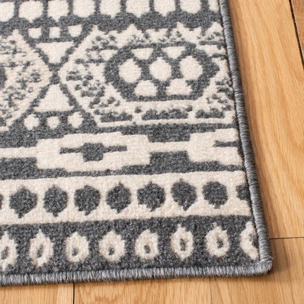 Safavieh Pyramid 260 Power Loomed 52% Polypropylene/11% Polyester/13% Latex Bohemian Rug PYR260F-9