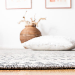 Safavieh Pyramid 260 Power Loomed 52% Polypropylene/11% Polyester/13% Latex Bohemian Rug PYR260F-9