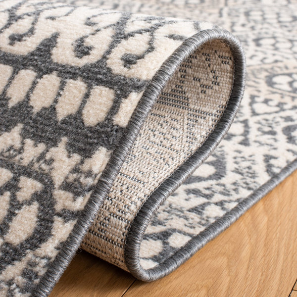 Safavieh Pyramid 260 Power Loomed 52% Polypropylene/11% Polyester/13% Latex Bohemian Rug PYR260F-9