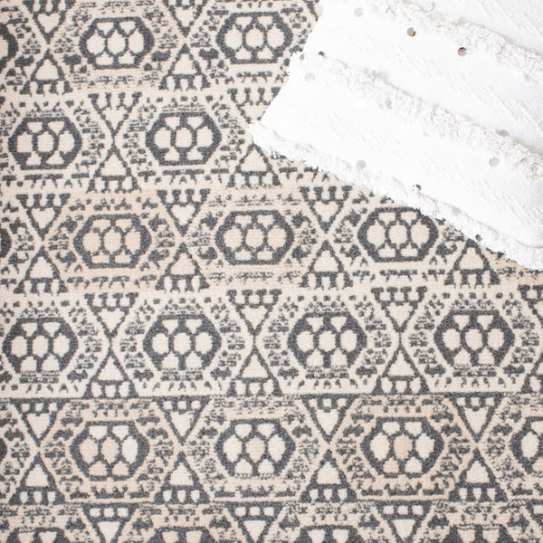 Safavieh Pyramid 260 Power Loomed 52% Polypropylene/11% Polyester/13% Latex Bohemian Rug PYR260F-9