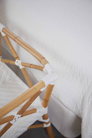 Essentials for Living The Hamptons Palisades Bench 4120.WHT/NAT