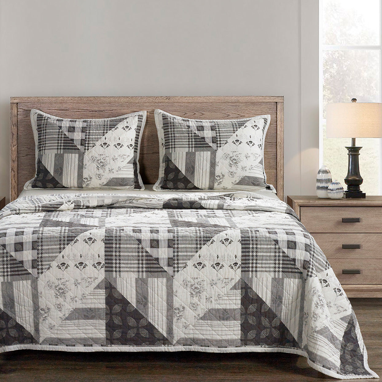 HiEnd Accents Patchwork Prairie Quilt - Thumbnail 5