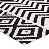 Ailani Geometric Chevron / Diamond 8x10 Area Rug Black and White R-1011A-810