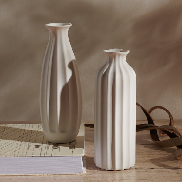 Safavieh Ilsa Ceramic Vase Set Of 2 - Set of 2 White Ceramics
High Temperature Plain Burning,
Water Can Be Filled Inside RDC4010A-SET2