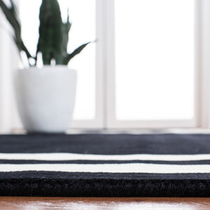 Safavieh Fitzgerald Border Hand Loomed Wool Rug RLR4151A-10