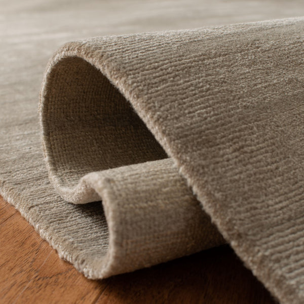 Safavieh Ayumi HAND KNOTTED 54% Wool and 46% Silk Rug RLR6720B-2