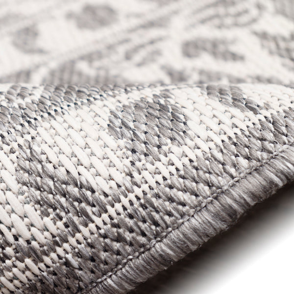 Trans-Ocean Liora Manne Malibu Kashan Casual Indoor/Outdoor Power Loomed 88% Polypropylene/12% Polyester Rug Silver 7'10" x 9'10"